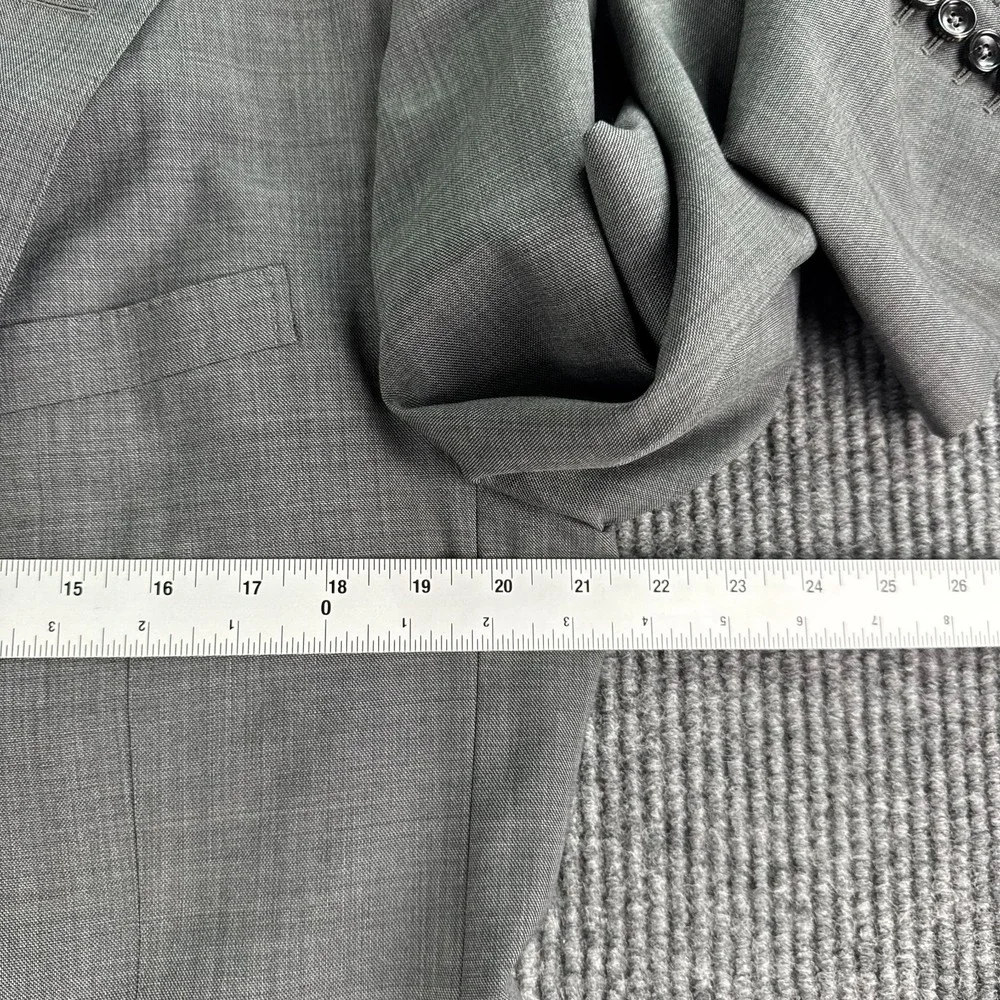 Gucci Suit Jacket 44L Gray Wool Blend Italy GG Lined Luxury Designer Blazer
